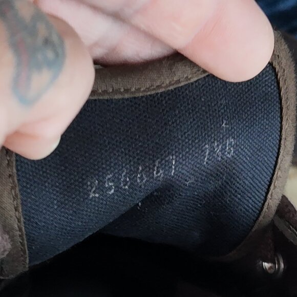 Gucci high top monogram sneaker, size 7.5 but fits US 9. - Picture 5 of 6